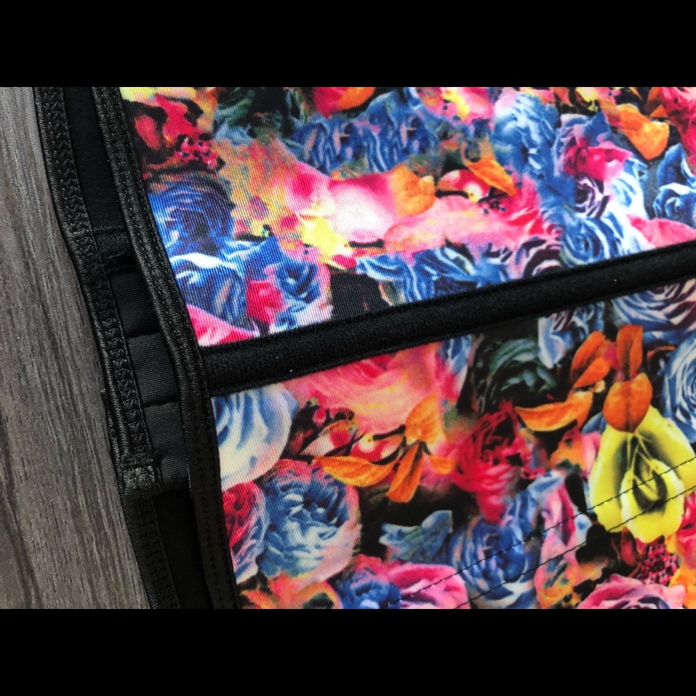 !!! SOLD!!! NWT Floral Flowers Waist Trainer - Picture 4 of 8